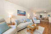 Direct Beach Access & Views w Pool & Putting Green