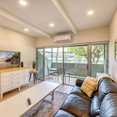 Walk to Beach! Pool, Hot Tub + AC Studio