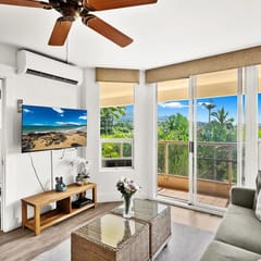 King Bed + Pools | Steps to Kamaole Beach