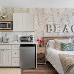 Maui Banyan King Studio + Ocean View