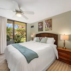 Maui Oceanfront! Pools, Hot Tub & Beautiful Views