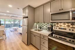 Walk to Beach! Pool, Hot Tub + AC Studio