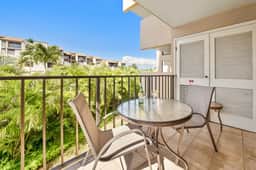 Walk to Beach | Pools, Pickleball, Kihei