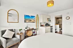 Walk to 3 Beaches | Top-Floor Maui Studio