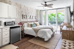 Maui Banyan King Studio + Ocean View