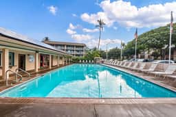 Beachside Kihei Stay | Pool + Walk to Dining
