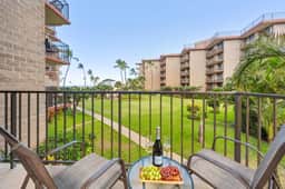 Direct Beach Access & Views w Pool & Putting Green