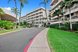 Tropical 1BR Escape | Walk to Beach - Image 4