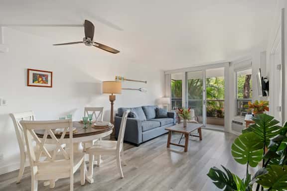 Modern Maui Escape | Walk to Beach + Pools - Image 1