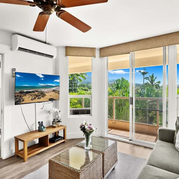 King Bed + Pools | Steps to Kamaole Beach - Image 1