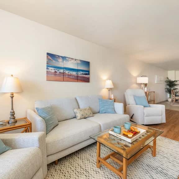 Direct Beach Access & Views w Pool & Putting Green - Image 1
