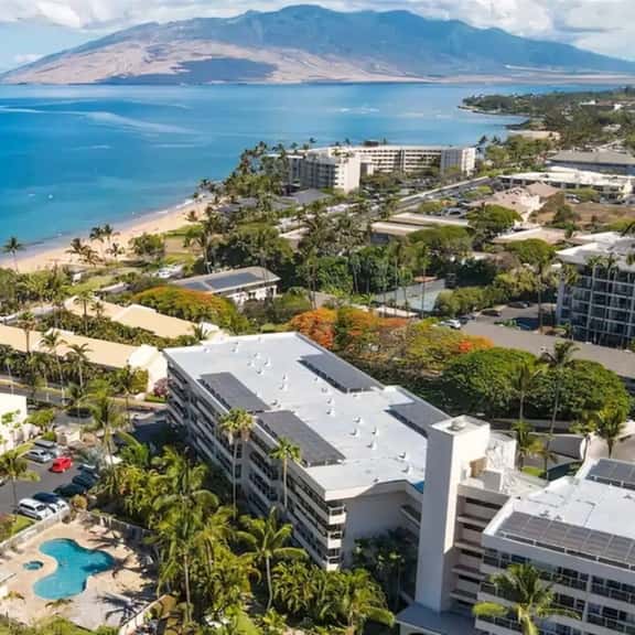 Tropical 1BR Escape | Walk to Beach - Image 1