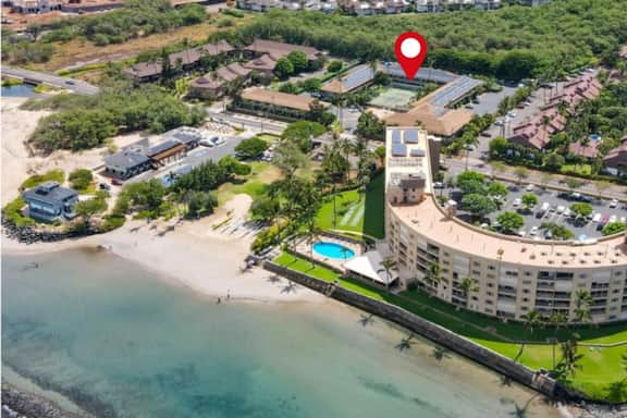 Walk to Beach! Pool, Hot Tub + AC Studio