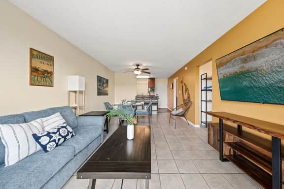 Maui Getaway | Walk to Beach, Pool & Hot Tub