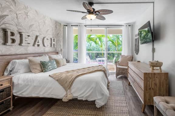 Maui Banyan King Studio + Ocean View