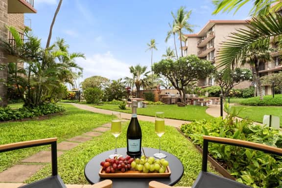 Maui Oceanfront! Pools, Hot Tub & Beautiful Views - Image 2