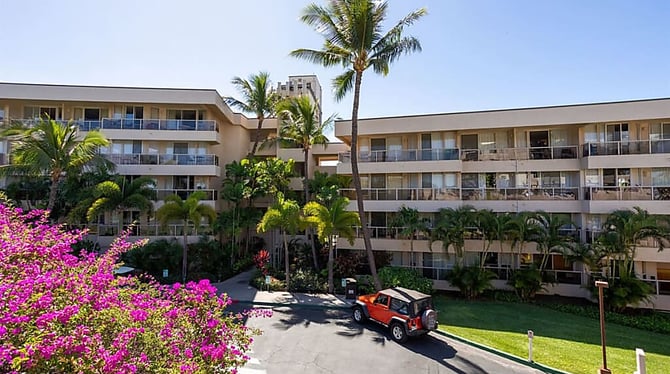 MyPerfectStays vs Hawaii Vacation Homes