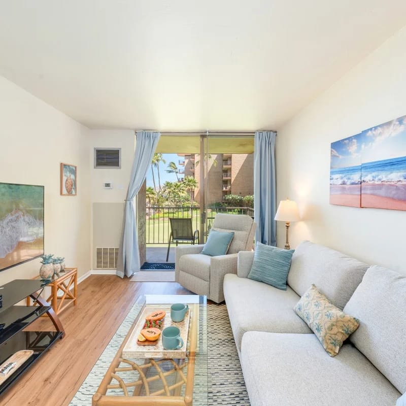 Direct Beach Access & Views w Pool & Putting Green